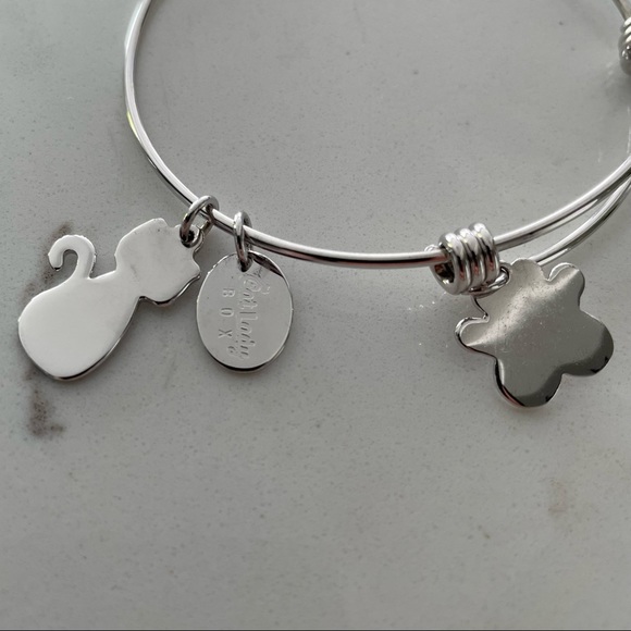 ✨FREE ADD ON✨ Cat Bracelet - Picture 4 of 4